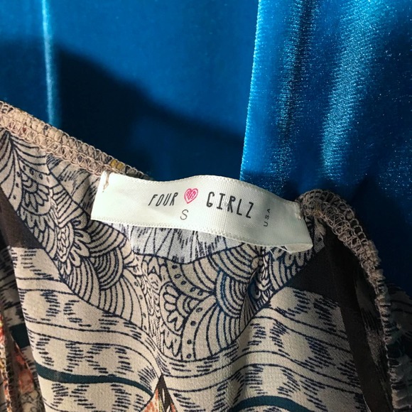 FOUR GIRLZ Boho High-Low Halter Crop Top - Picture 10 of 12